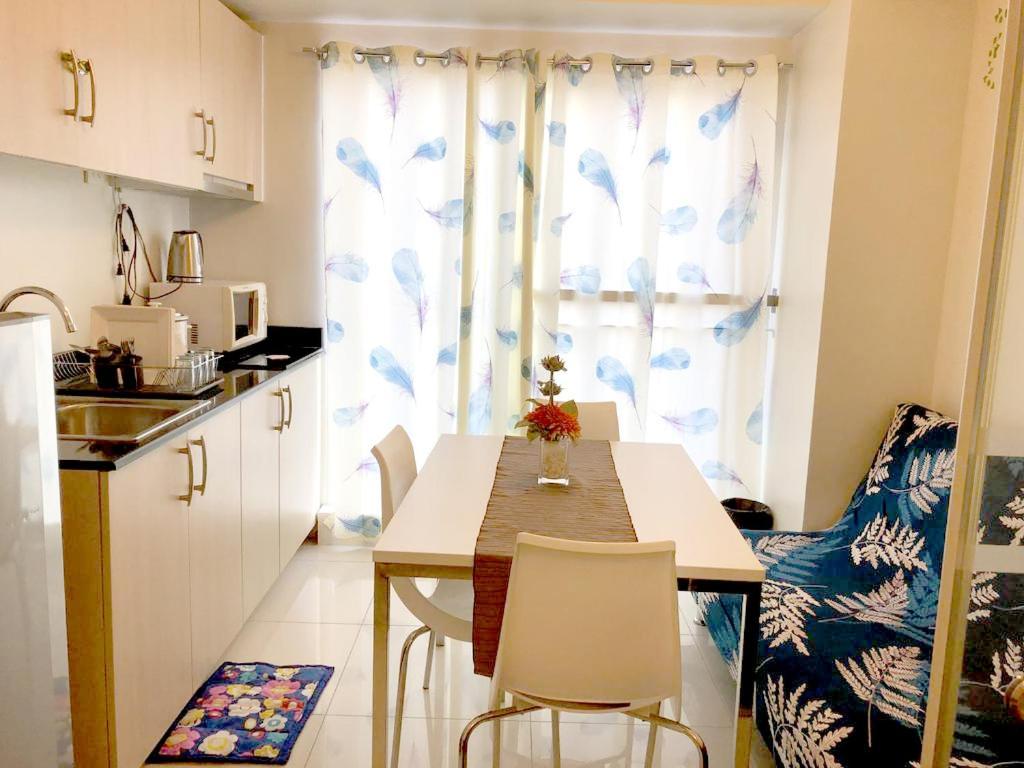 Smdc Tagaytay Taal Lake Condo Cook Netflix No Balcony No Free Parking Tagaytay City Exterior foto